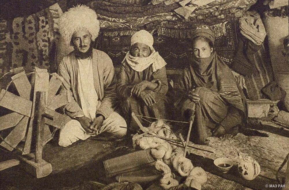 Ispokon-vekov-semya-igrala-vazhneyshuyu-rol-u-turkmen.jpg