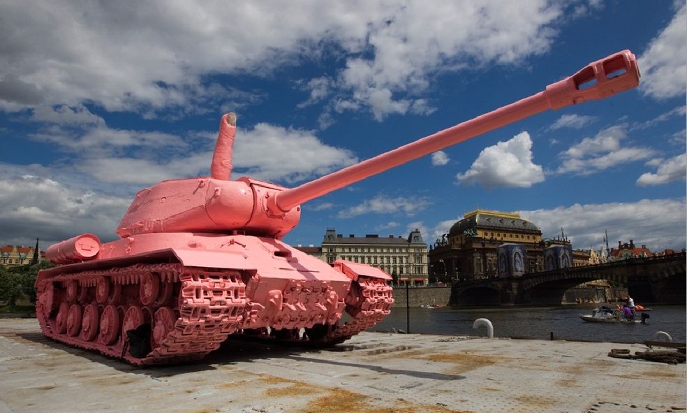Розовый танк, 1991 год, Давид Черни.jpg