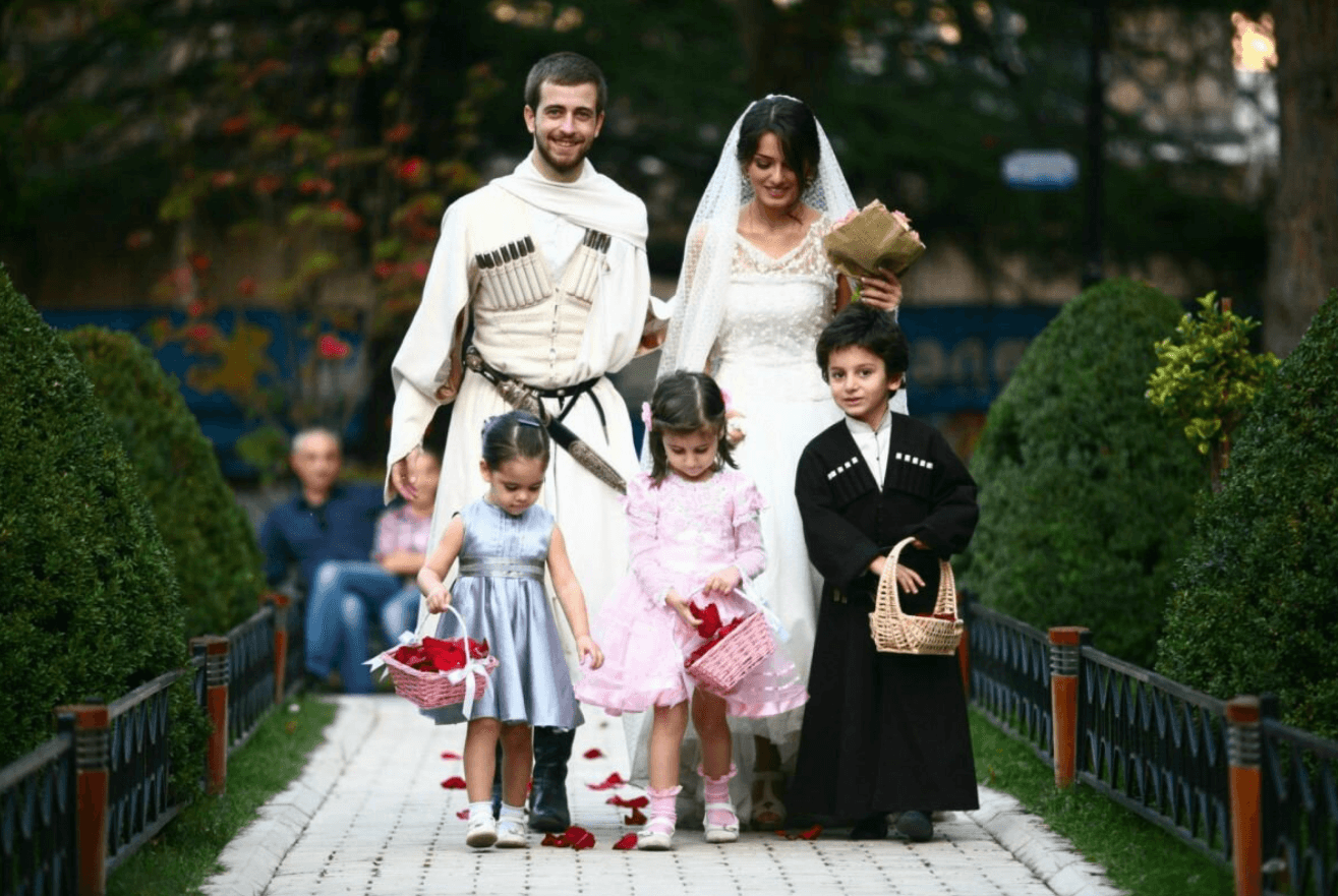 Семья азербайджанцев.png