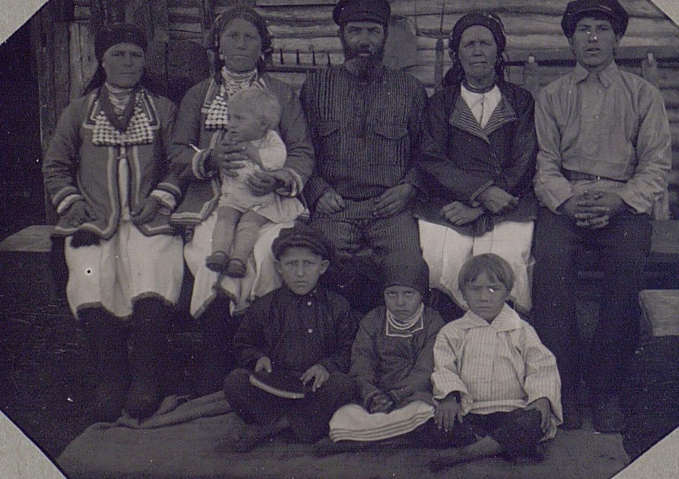 Семья крестьянина. Мокша. (1).jpg