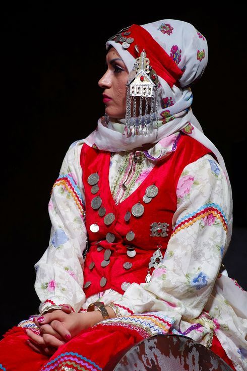 Традиционный женский костюм.jpg
