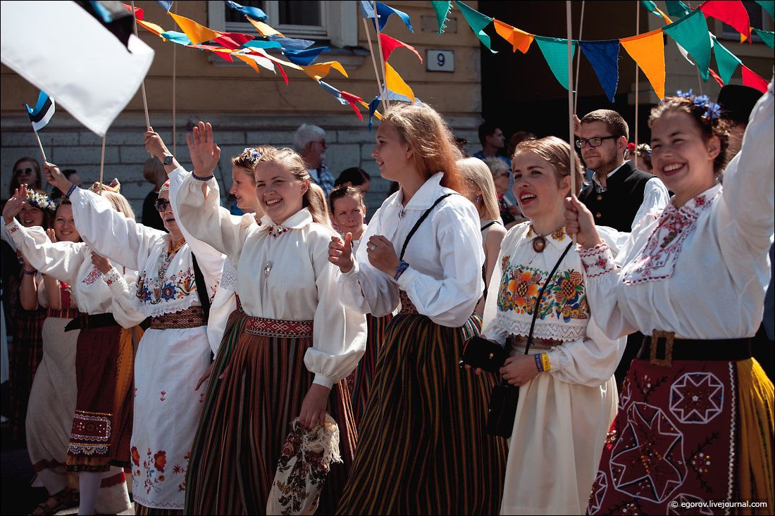 эстонский праздник песни и танца.jpg