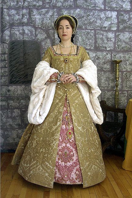 испанское платье 16 века.jpg