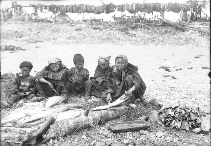 история. коряки сушат рыбу.png