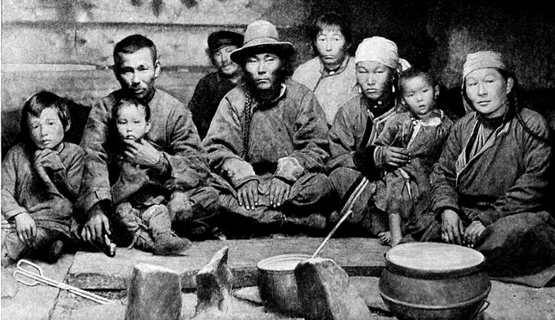 сойоты чб.jpg